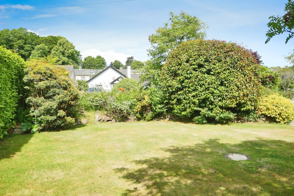 Property photo 3 of 19 Photo