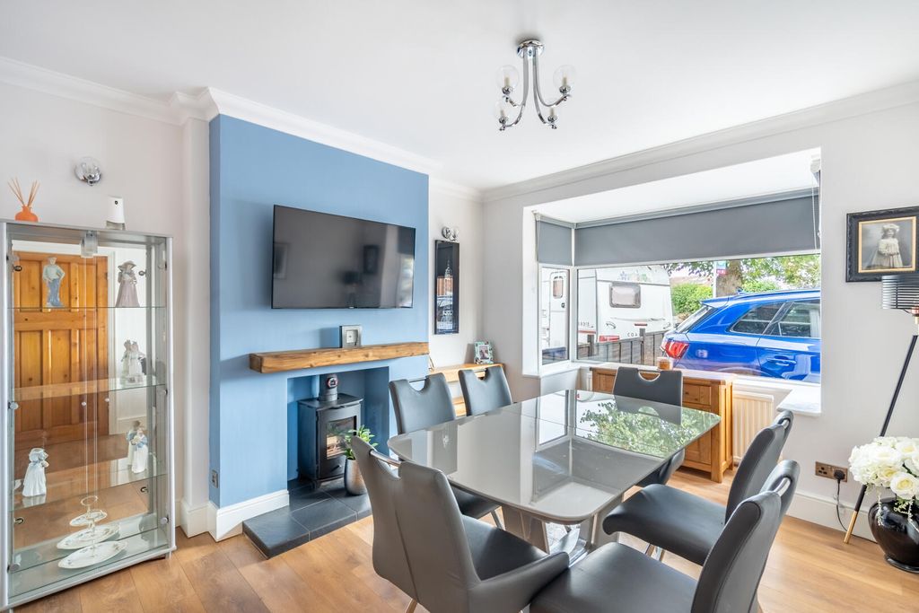 Property photo 3 of 15 Dining Room