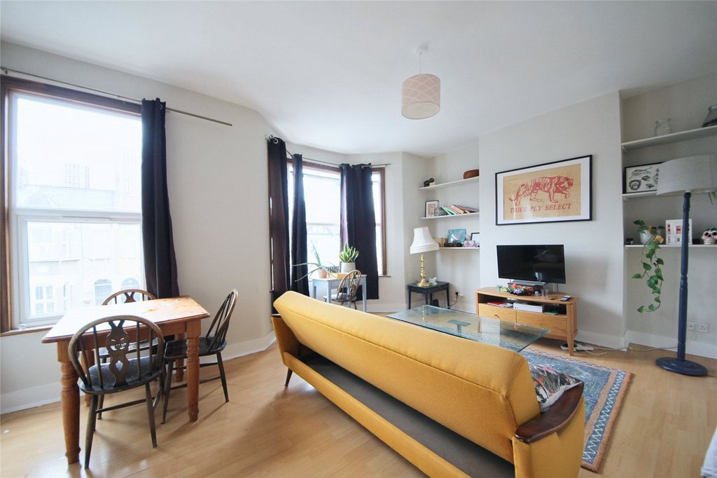 Property photo 3 of 8 Picture No. 05