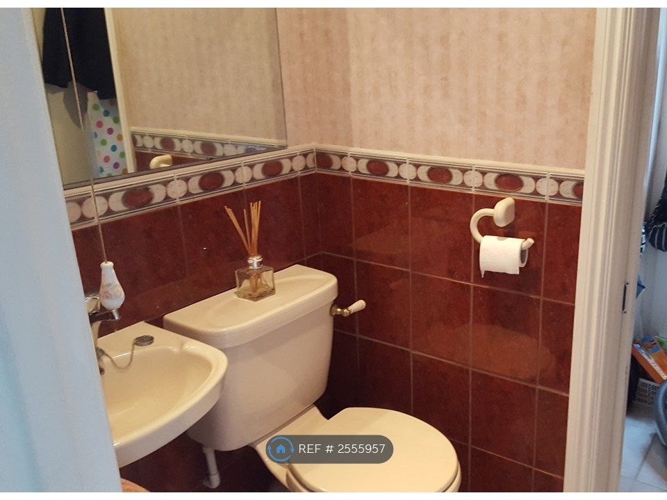 Property photo 3 of 6 Guest Toilet