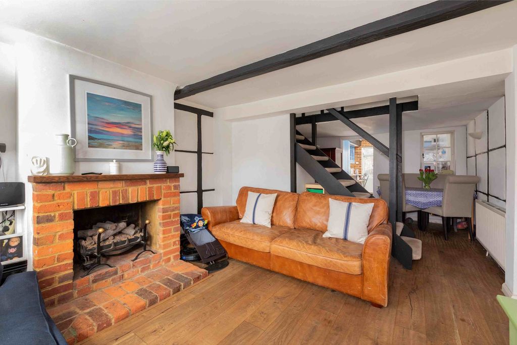 Property photo 2 of 9