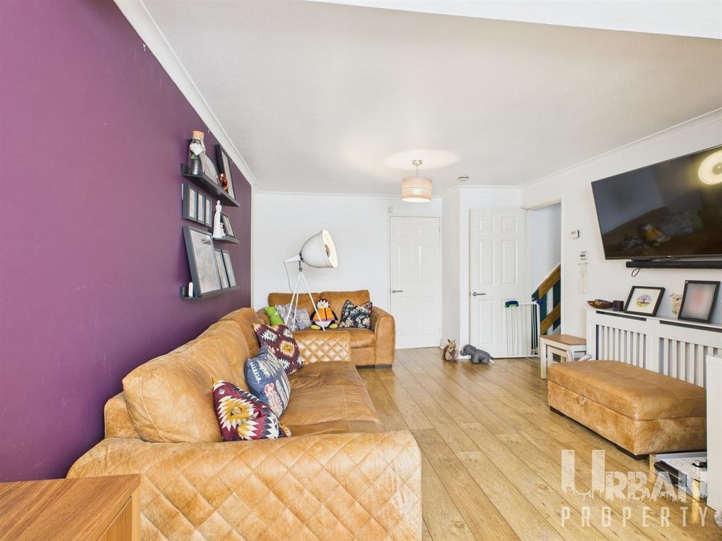 Property photo 3 of 14 Cam03038G0-Pr0150-Still008.Jpg