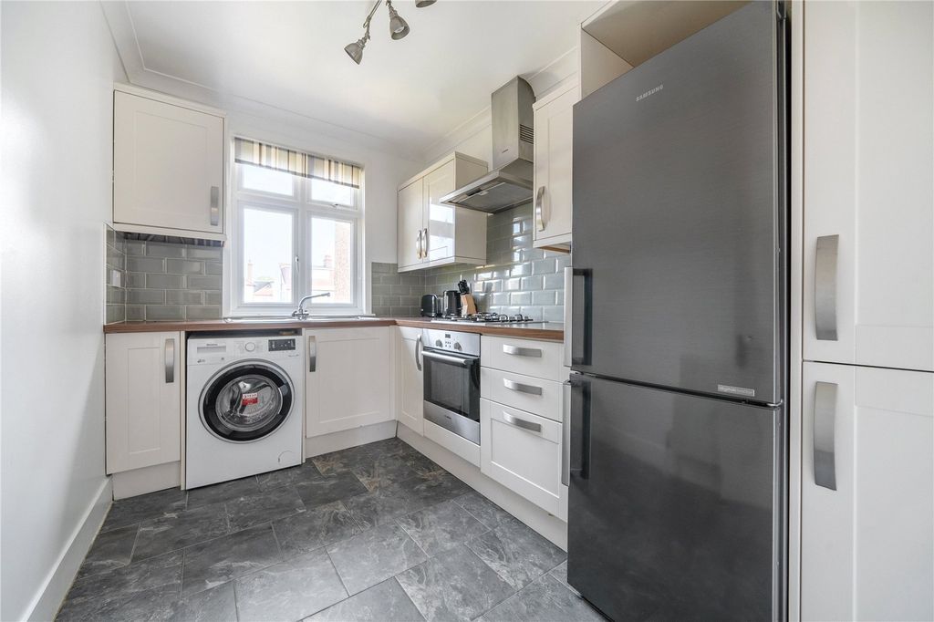 Property photo 3 of 17 Picture No. 27