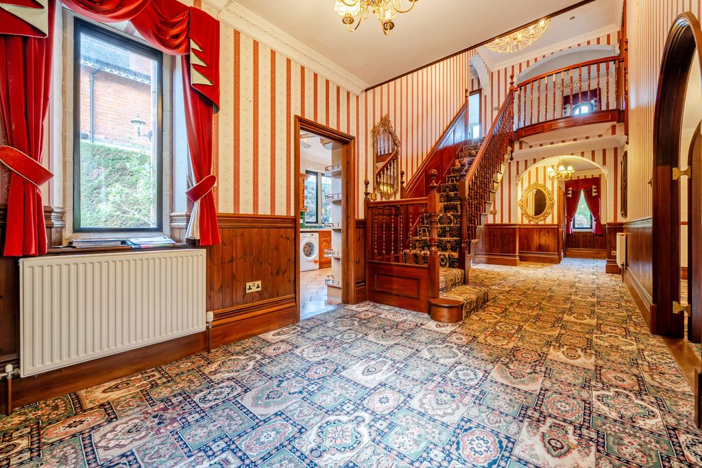 Property photo 3 of 14