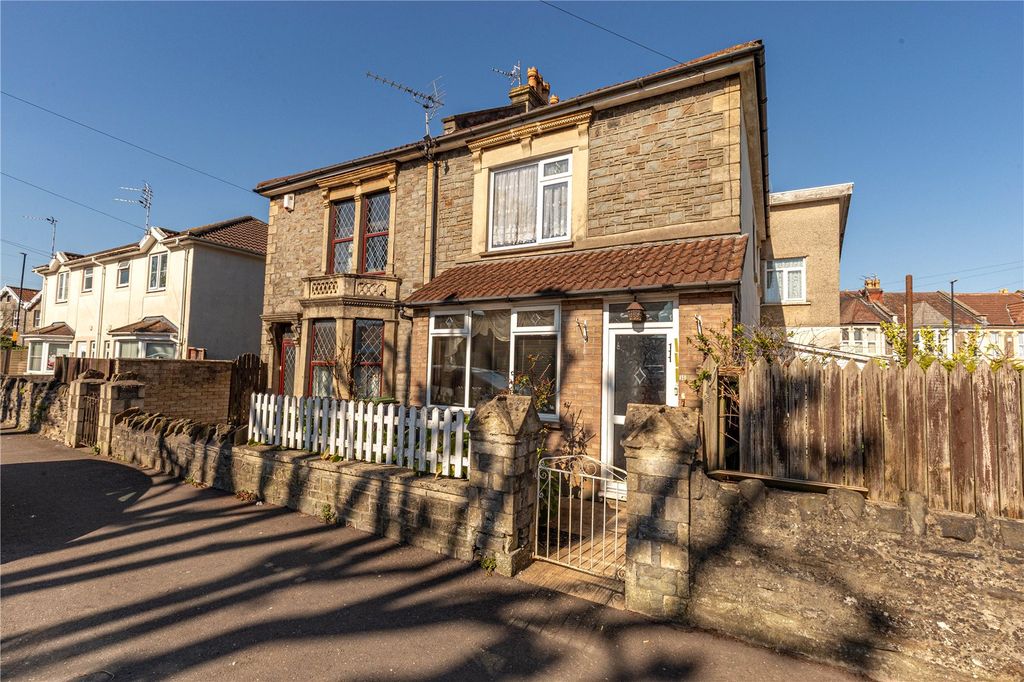 Property photo 3 of 21 Picture No. 11