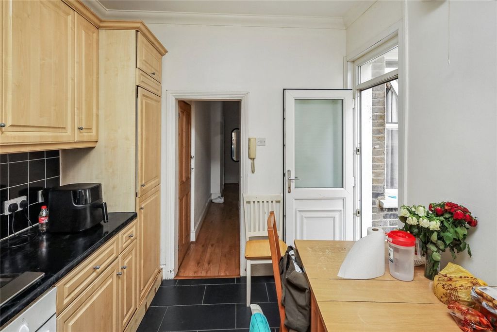 Property photo 3 of 10 Kitchen/Diner