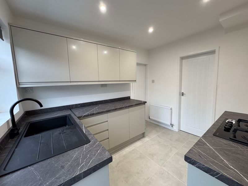 Property photo 2 of 14 Photo 6