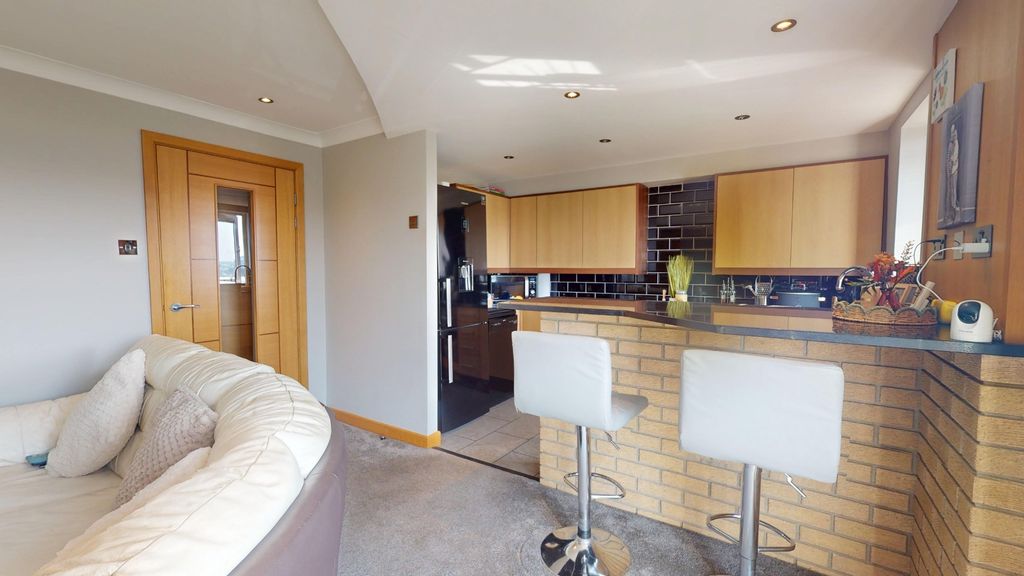 Property photo 3 of 15 4434896