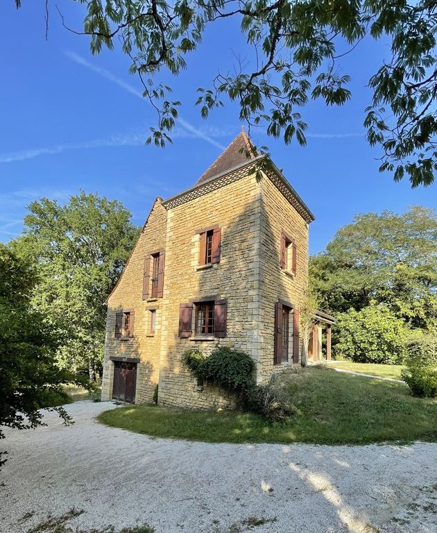 Property photo 2 of 21