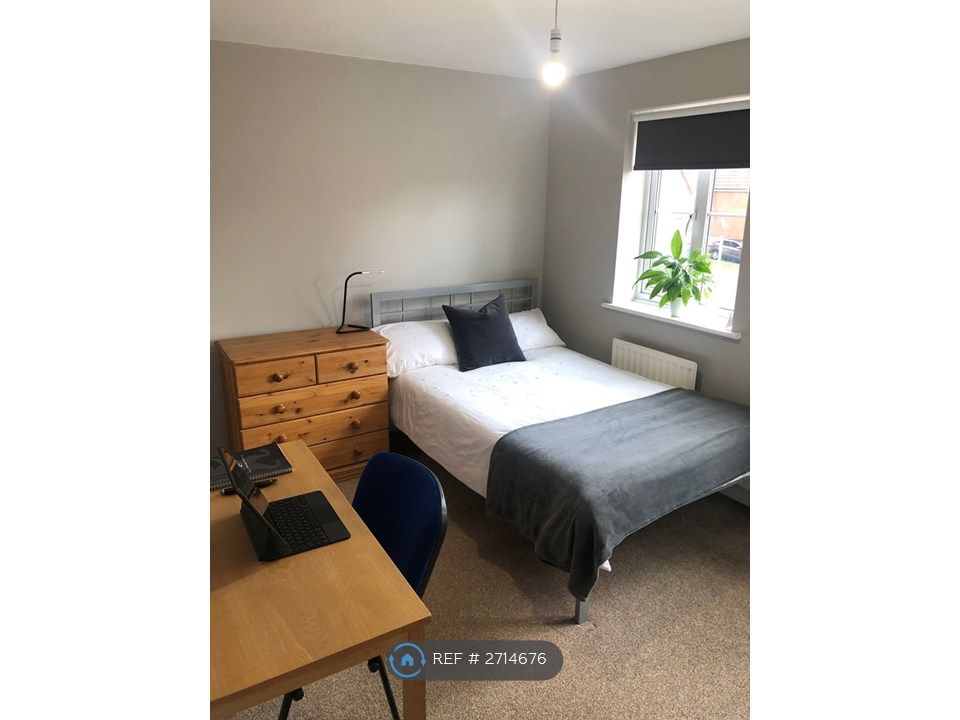 Property photo 1 of 15 Bedroom 1