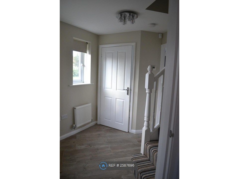 Property photo 3 of 24 Hallway