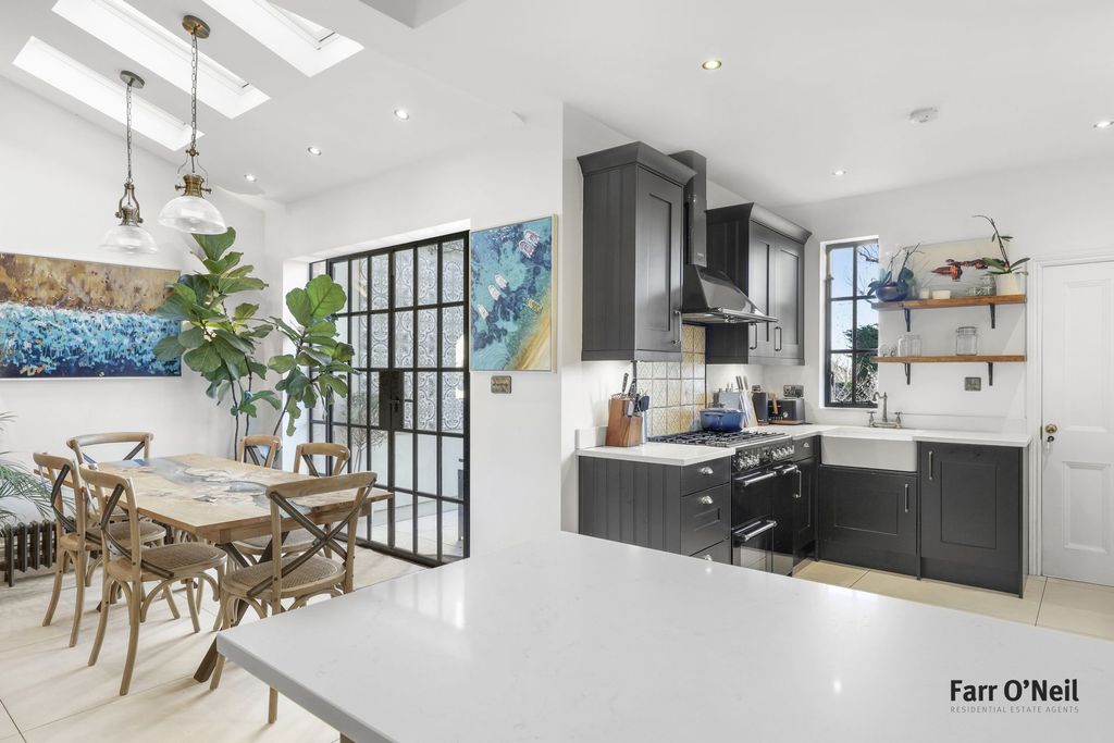 Property photo 3 of 35 Photo 24