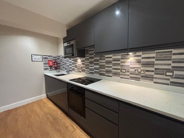 Property photo 1 of 5 Cover