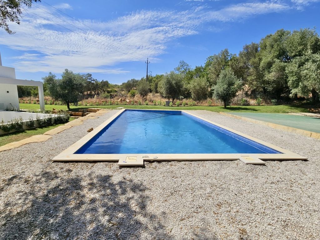 Property photo 2 of 37