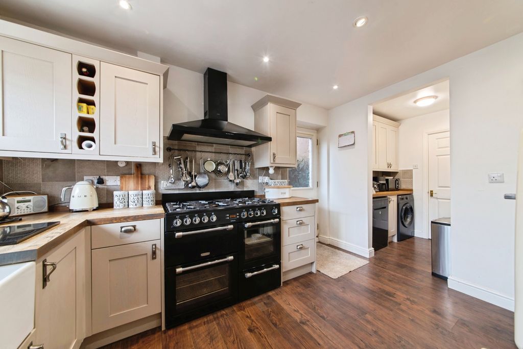 Property photo 3 of 20 Pbox-Img.Jpg