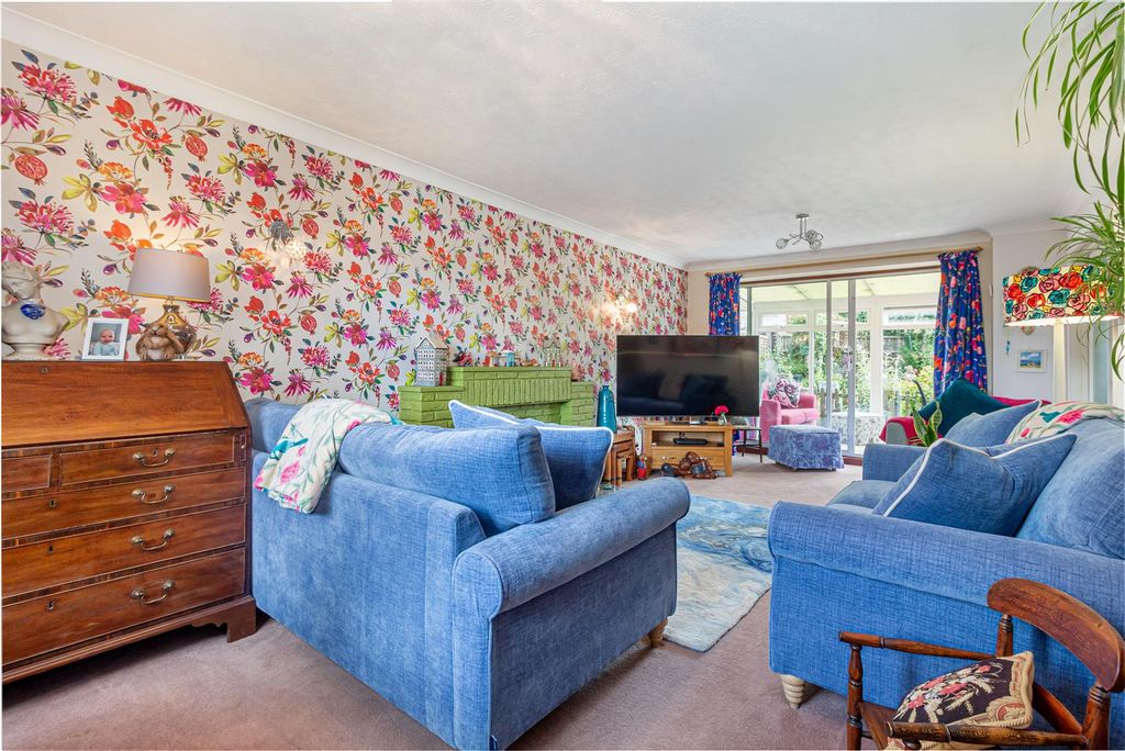 Property photo 3 of 28 Living-Rooom-2.Jpg