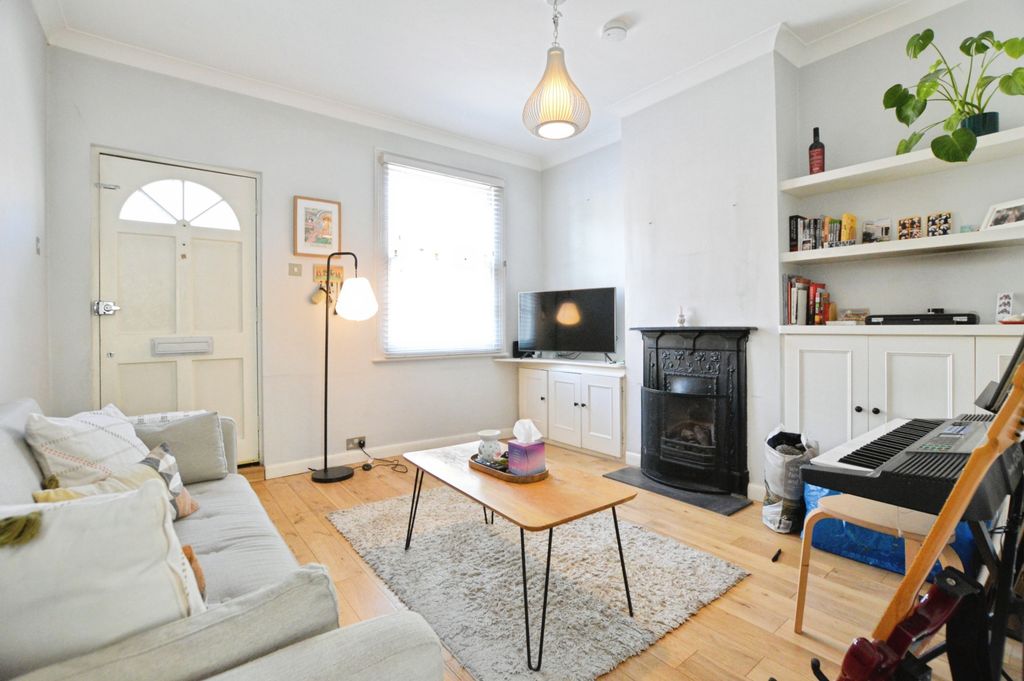Property photo 2 of 13