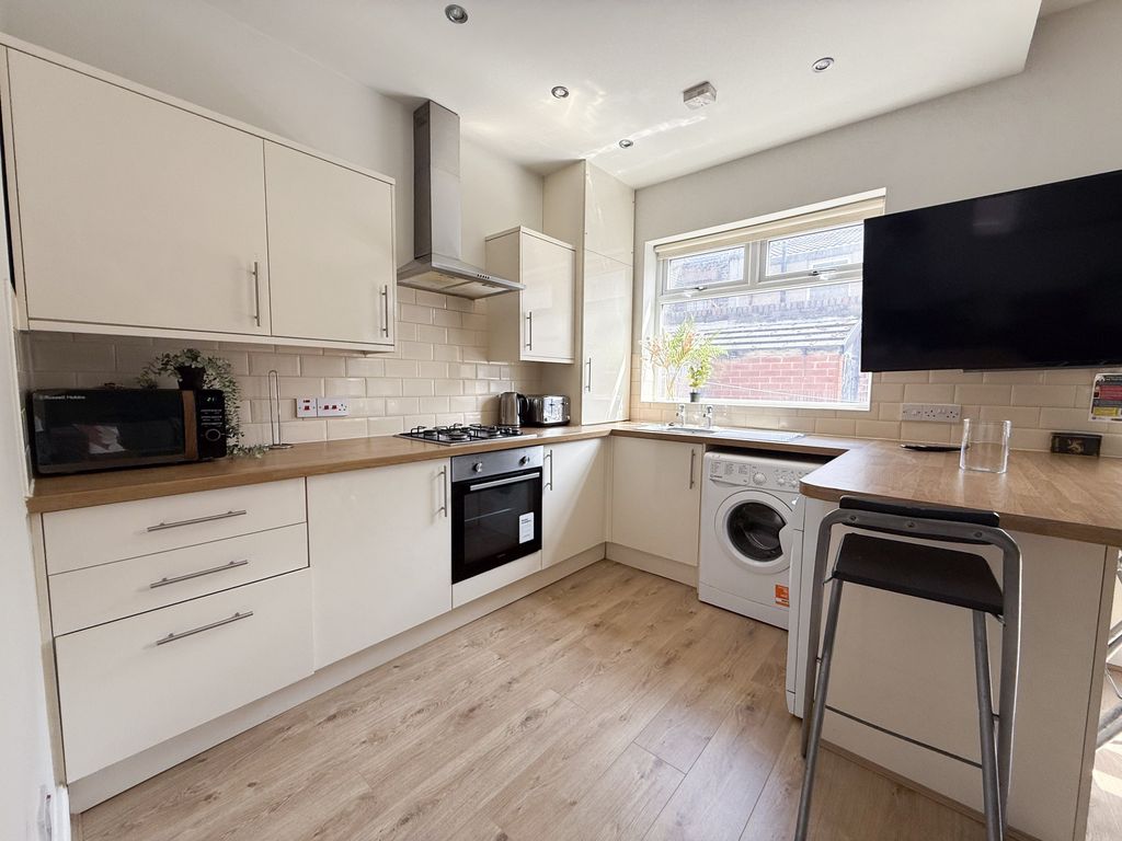 Property photo 2 of 9 17-Img_0325 2