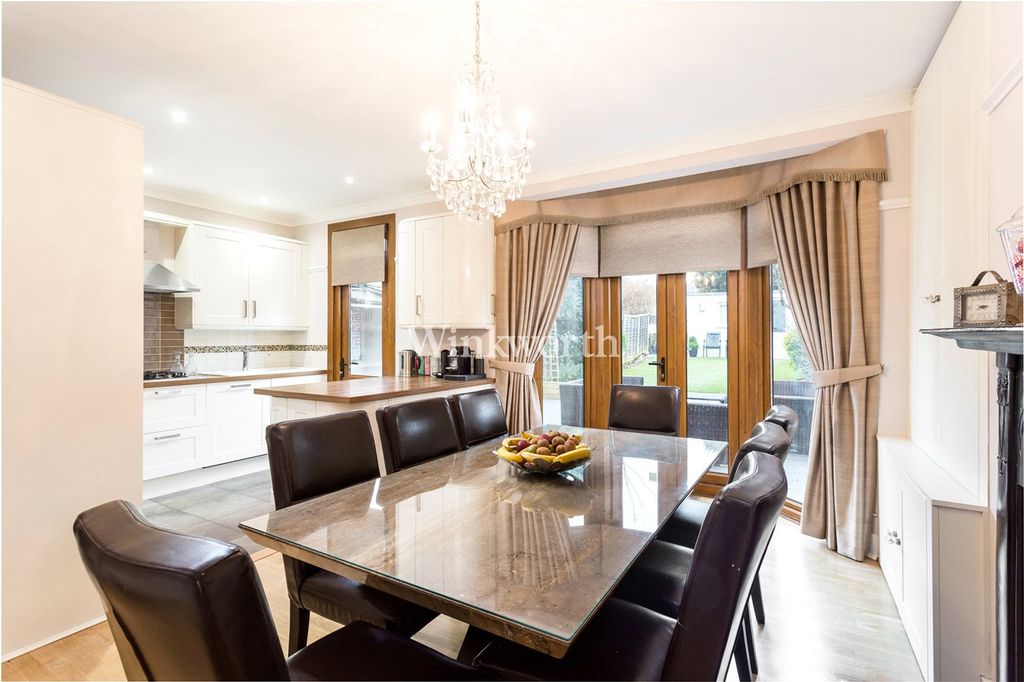 Property photo 2 of 13 Dining Room