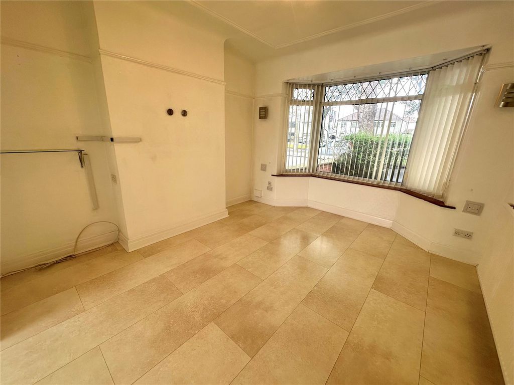 Property photo 2 of 12 Lounge
