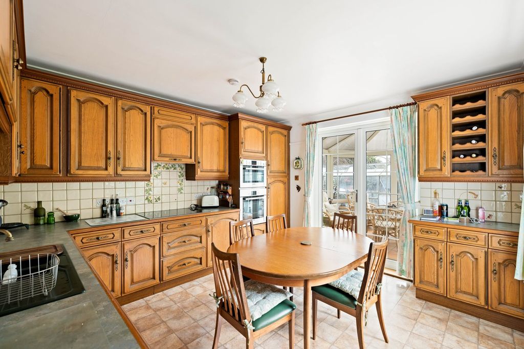 Property photo 3 of 20