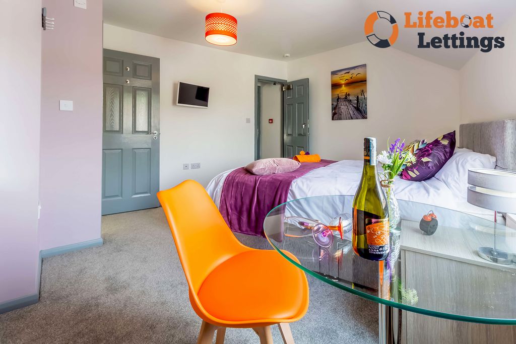 Property photo 2 of 10 Bedroom 5B