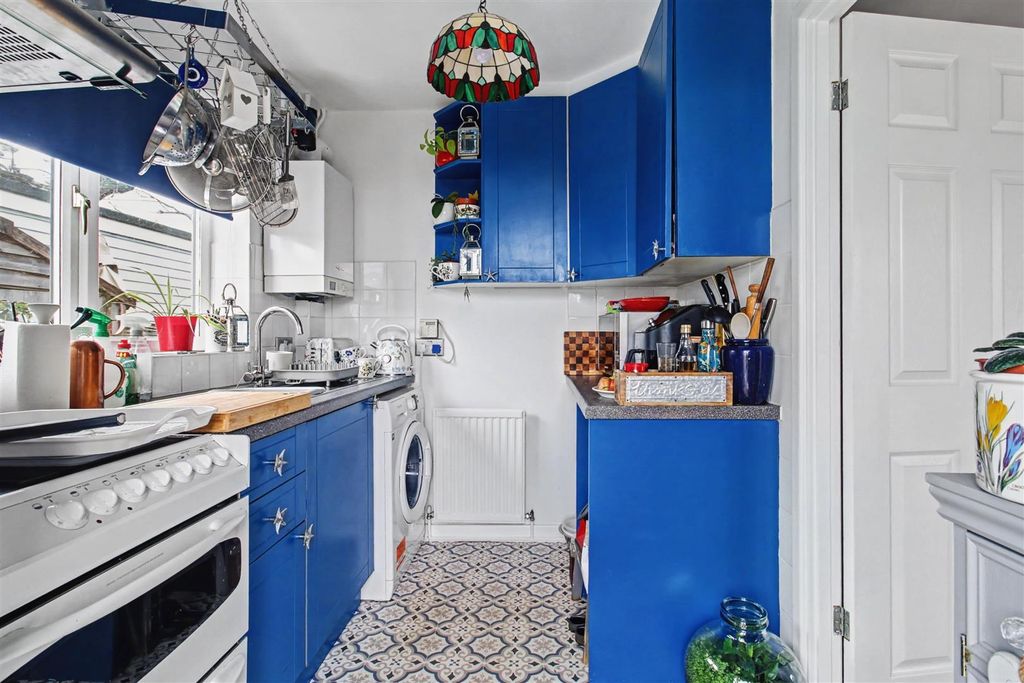 Property photo 3 of 13 Kitchen