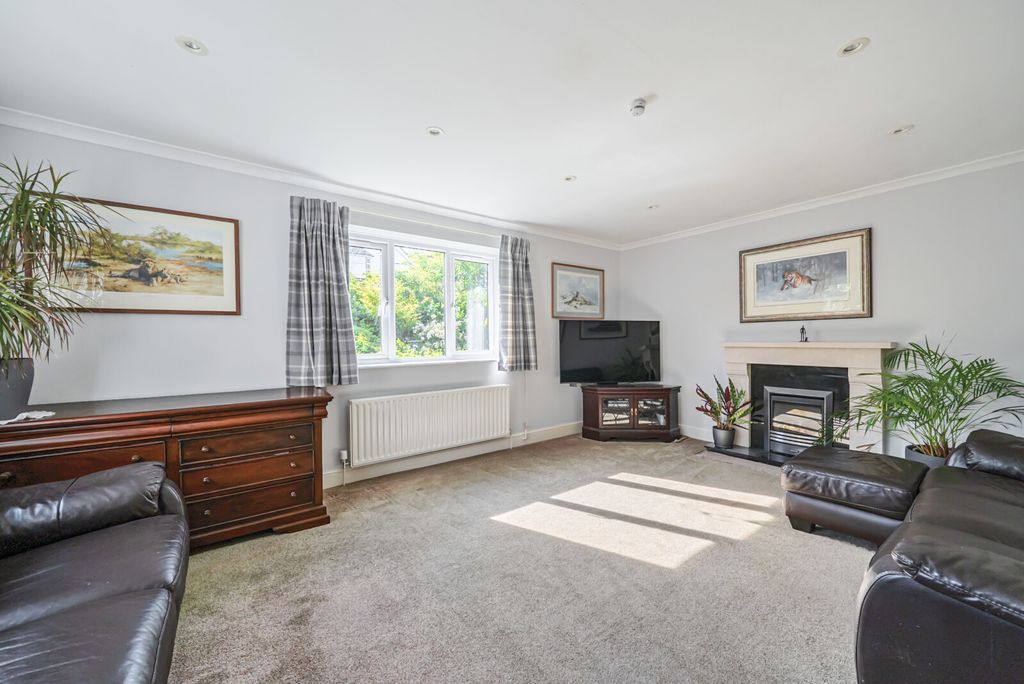 Property photo 3 of 14 1452015-18-69F22A...