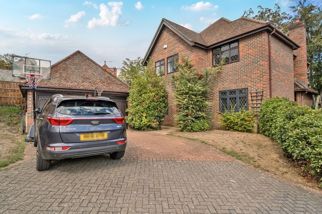 Property photo 1 of 10