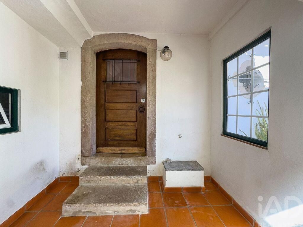 Property photo 2 of 40