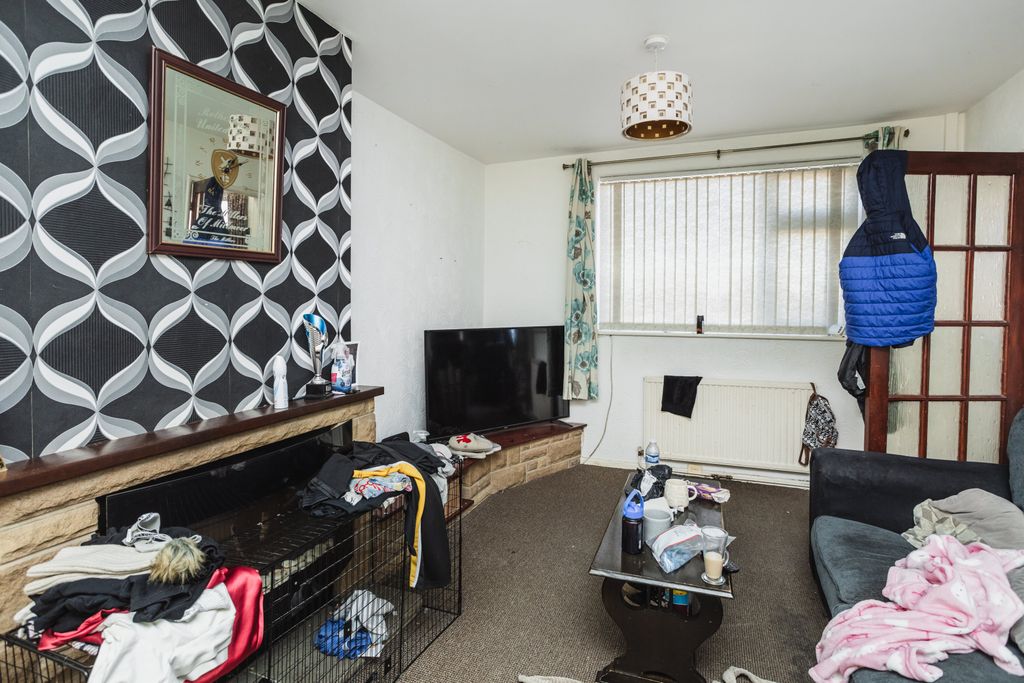 Property photo 3 of 18