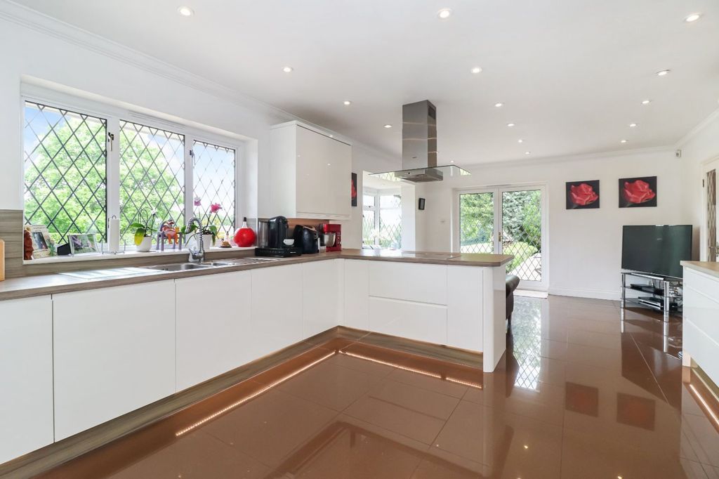 Property photo 2 of 35 Picture No. 05