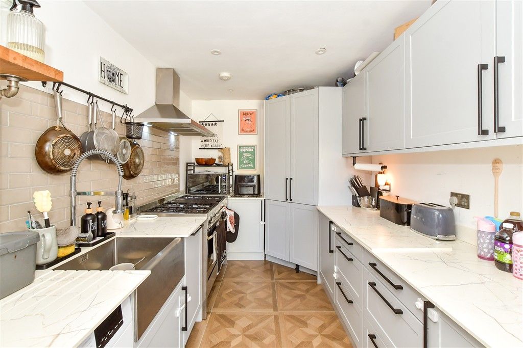 Property photo 2 of 12 Kitchen