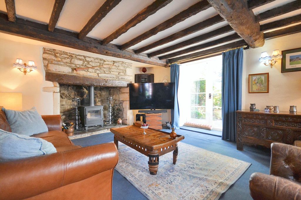 Property photo 3 of 33