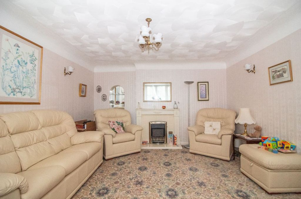 Property photo 3 of 21