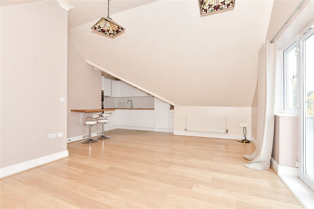 Property photo 1 of 7 Lounge/Diner