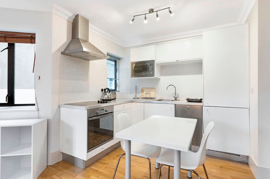 Property photo 3 of 9