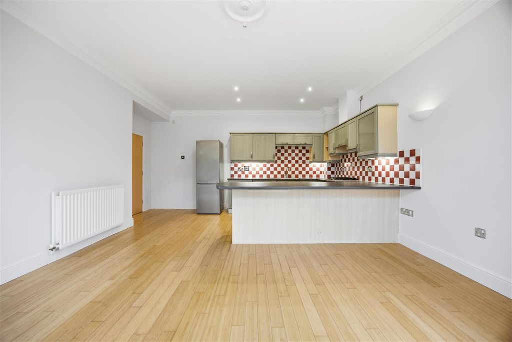Property photo 3 of 23