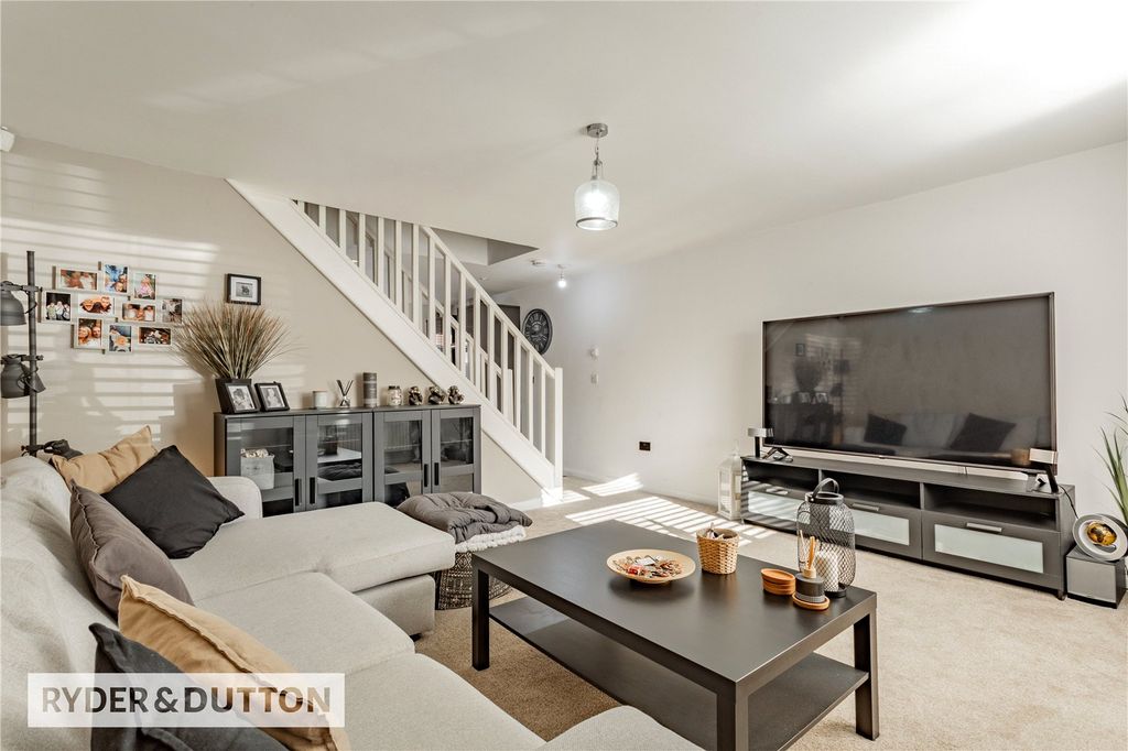 Property photo 1 of 19 Living Room