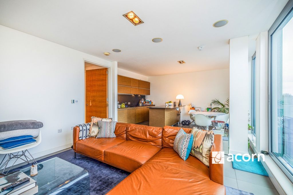 Property photo 3 of 11 Reception