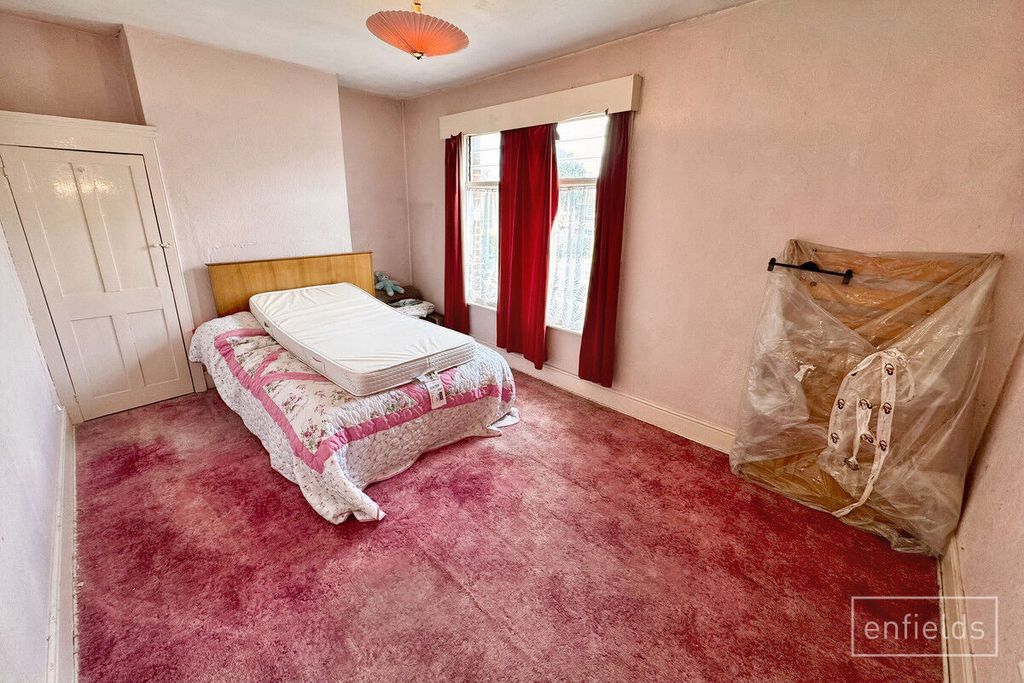 Property photo 3 of 18