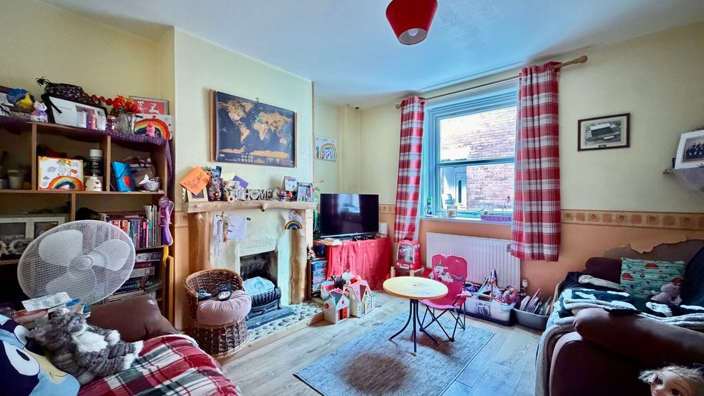 Property photo 2 of 7 Sitting Room