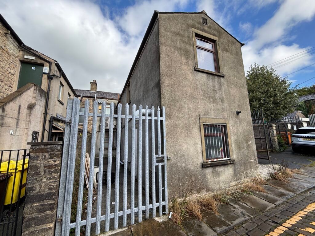 Property photo 3 of 13