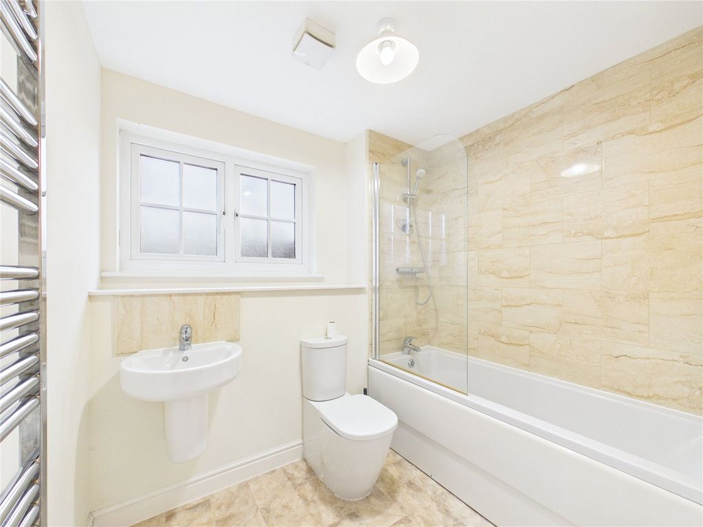 Property photo 2 of 13 Picture No. 15