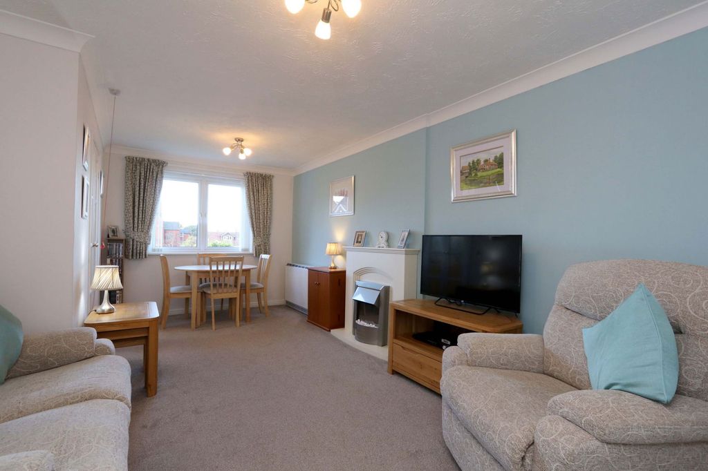 Property photo 3 of 10