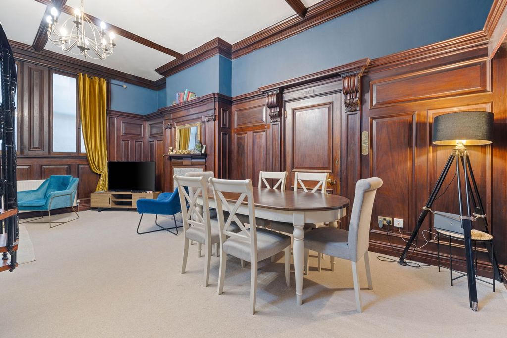 Property photo 3 of 23