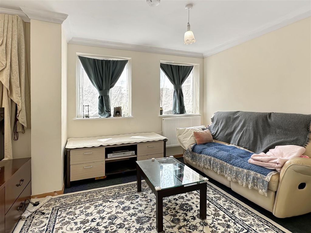 Property photo 2 of 19 Img (9).Jpg