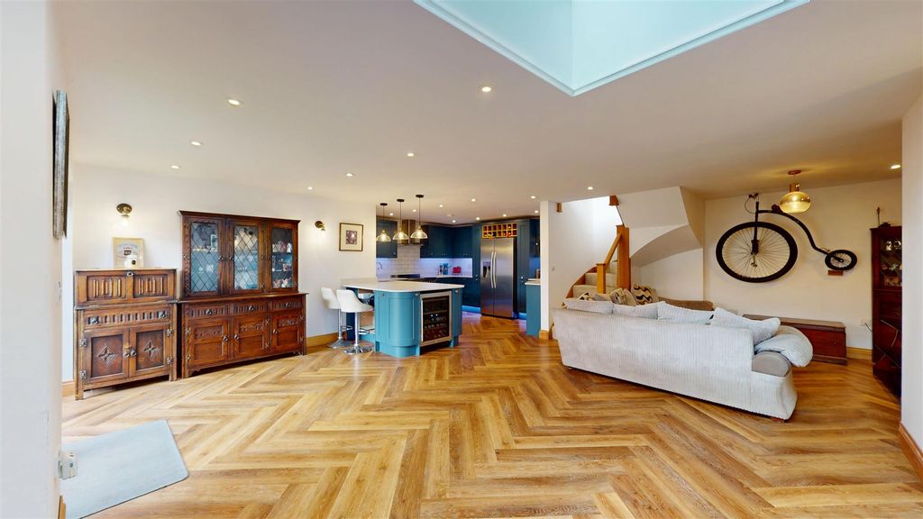 Property photo 3 of 19 2-North-Street-01122026_164345.Jpg