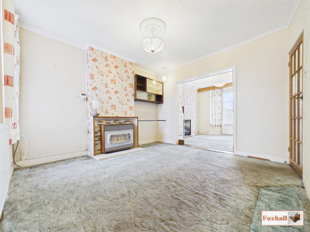 Property photo 3 of 21 Lounge