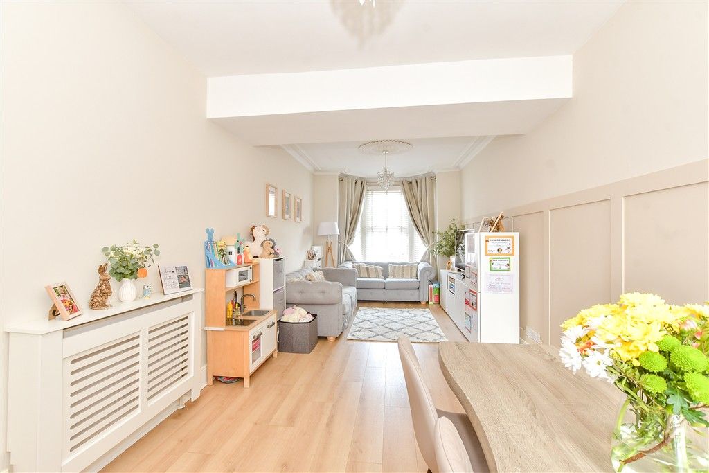 Property photo 3 of 11 Lounge/Diner